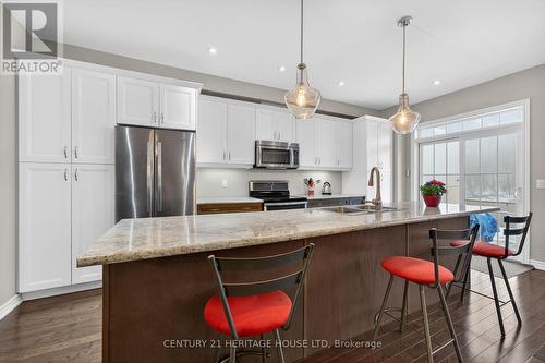 7 - 80 Willow Street, Brant, ON - Indoor Photo Showing Kitchen With Double Sink With Upgraded Kitchen