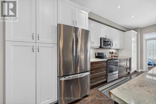 7 - 80 Willow Street, Brant, ON - Indoor Photo Showing Kitchen