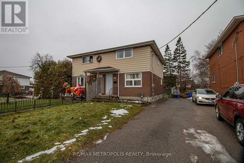 1098 CEDAR STREET  Oshawa, ON L1J 3R9