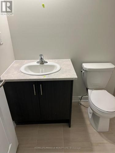 430 Okanagan Path, Oshawa, ON - Indoor Photo Showing Bathroom