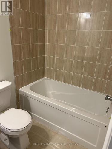 430 Okanagan Path, Oshawa, ON - Indoor Photo Showing Bathroom