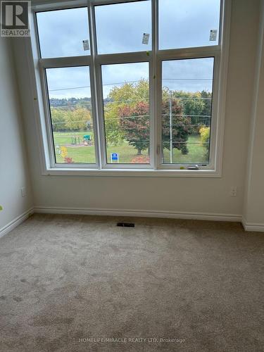 430 Okanagan Path, Oshawa, ON - Indoor Photo Showing Other Room