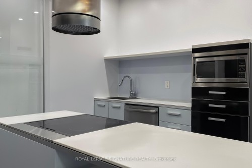 G07-38 Dan Leckie Way, Toronto, ON - Indoor Photo Showing Kitchen