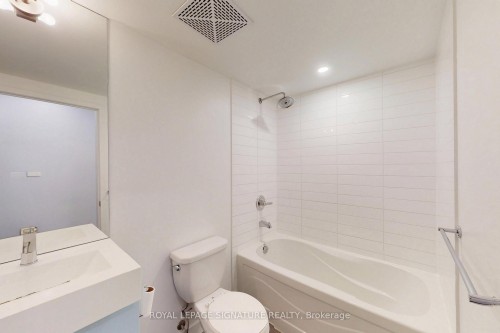 G07-38 Dan Leckie Way, Toronto, ON - Indoor Photo Showing Bathroom