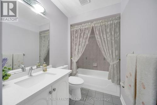 6323 Lisgar Drive, Mississauga, ON - Indoor Photo Showing Bathroom