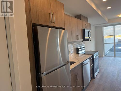 1333 Weber Street E, Kitchener, ON - Indoor Photo Showing Kitchen