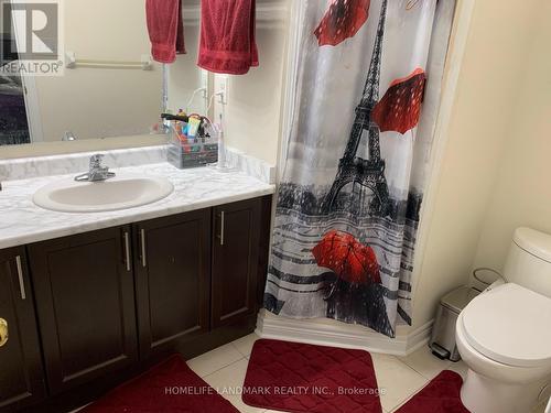 7368 Saint Barbara Boulevard, Mississauga, ON - Indoor Photo Showing Bathroom