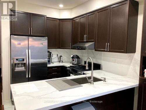 7368 Saint Barbara Boulevard, Mississauga, ON - Indoor Photo Showing Kitchen With Stainless Steel Kitchen