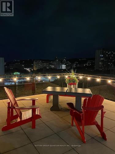 307 - 66 Bay Street S, Hamilton, ON -  With Double Sink