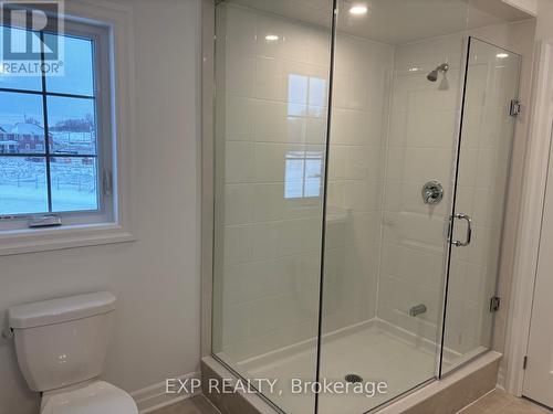 Upper - 275 Rosenberg Way, Kitchener, ON - Indoor Photo Showing Bathroom