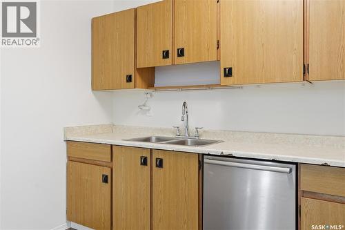 805 Kingsmere Boulevard, Saskatoon, SK - Indoor Photo Showing Kitchen With Double Sink