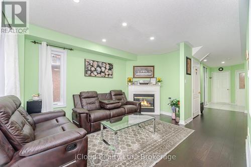 5261 River Forest Court, Mississauga, ON - Indoor Photo Showing Living Room With Fireplace