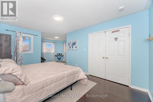5261 River Forest Court, Mississauga, ON - Indoor Photo Showing Bedroom
