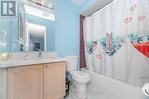 5261 River Forest Court, Mississauga, ON - Indoor Photo Showing Bathroom
