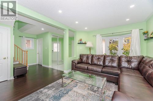 5261 River Forest Court, Mississauga, ON - Indoor Photo Showing Living Room