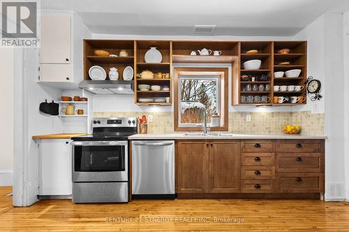 1104 County Road 16 Road, Merrickville-Wolford, ON - Indoor Photo Showing Kitchen With Double Sink
