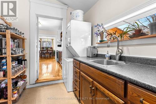 1104 County Road 16 Road, Merrickville-Wolford, ON - Indoor Photo Showing Kitchen