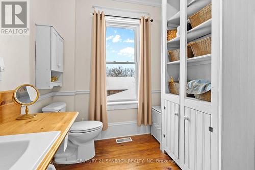 1104 County Road 16 Road, Merrickville-Wolford, ON - Indoor Photo Showing Bathroom