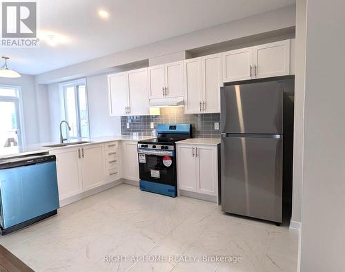 73 Hackamore Crescent, Ottawa, ON - Indoor Photo Showing Kitchen