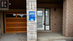 194 VANTAGE LOOP STREET  Newmarket, ON L3X 0L3