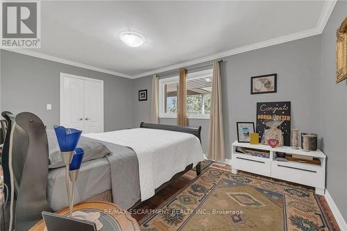 982 Highland Road E, Hamilton, ON - Indoor Photo Showing Bedroom