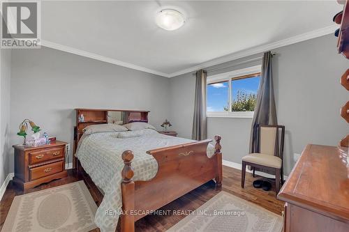 982 Highland Road E, Hamilton, ON - Indoor Photo Showing Bedroom