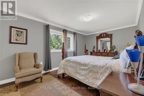 982 Highland Road E, Hamilton, ON - Indoor Photo Showing Bedroom