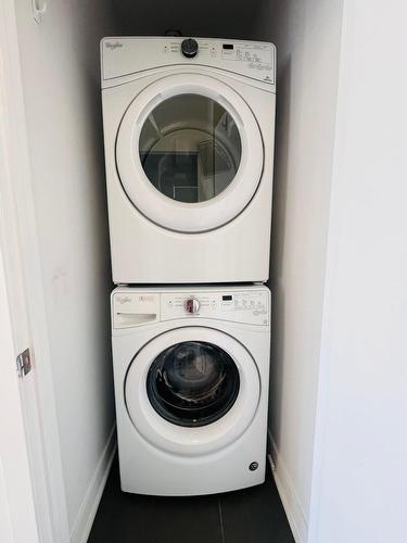 Salle de lavage - 304-145 Boul. Bouchard, Dorval, QC - Indoor Photo Showing Laundry Room