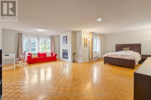 2492 Erin Centre Boulevard, Mississauga, ON - Indoor Photo Showing Bedroom