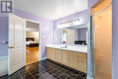 2492 Erin Centre Boulevard, Mississauga, ON - Indoor Photo Showing Bathroom