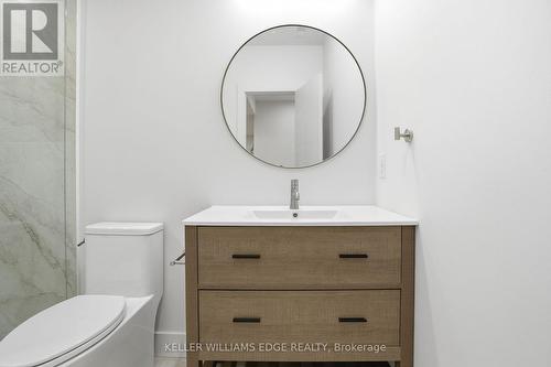 427 Pine Cove Road, Burlington, ON - Indoor Photo Showing Bathroom