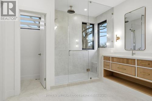 427 Pine Cove Road, Burlington, ON - Indoor Photo Showing Bathroom