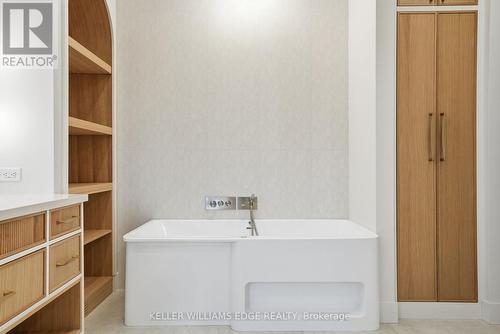 427 Pine Cove Road, Burlington, ON - 