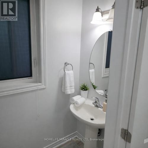 25 Antibes Drive, Brampton, ON - Indoor Photo Showing Bathroom