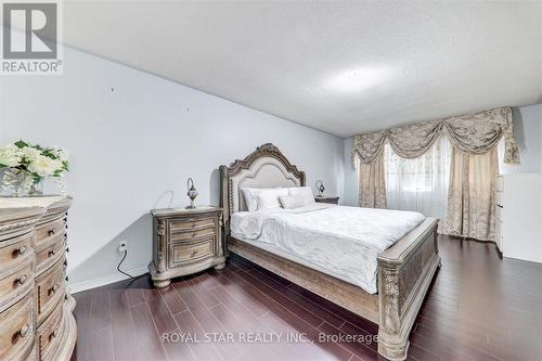 4234 Hazineh Court, Mississauga, ON - Indoor Photo Showing Bedroom
