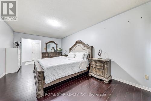 4234 Hazineh Court, Mississauga, ON - Indoor Photo Showing Bedroom