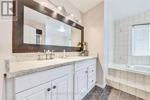 4234 Hazineh Court, Mississauga, ON - Indoor Photo Showing Bathroom
