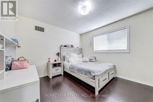 4234 Hazineh Court, Mississauga, ON - Indoor Photo Showing Bedroom