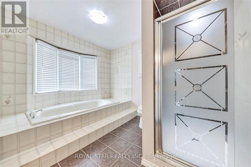 4234 Hazineh Court, Mississauga, ON - Indoor Photo Showing Bathroom