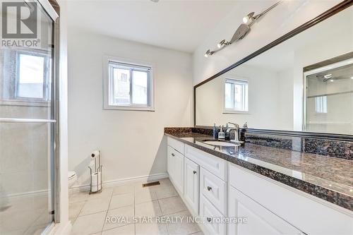 4234 Hazineh Court, Mississauga, ON - Indoor Photo Showing Bathroom
