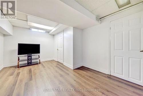 4234 Hazineh Court, Mississauga, ON - Indoor