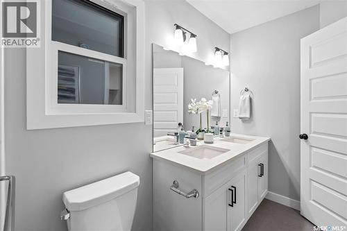 351 Asokan Bend, Saskatoon, SK - Indoor Photo Showing Bathroom