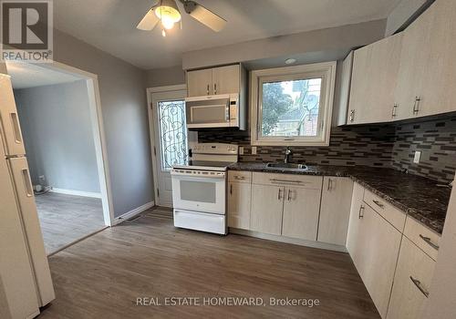 Main - 511 Harris Court, Whitby, ON - Indoor Photo Showing Kitchen