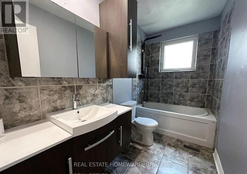 Main - 511 Harris Court, Whitby, ON - Indoor Photo Showing Bathroom
