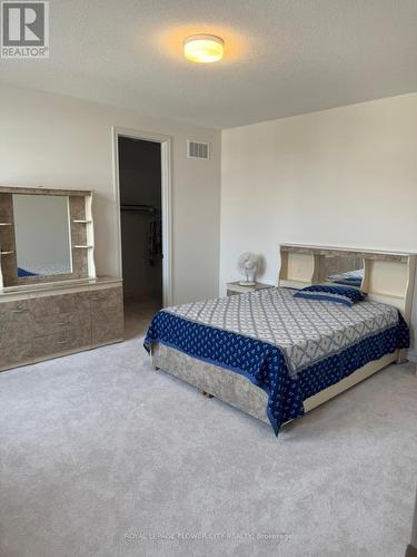 32 Twinleaf Crescent, Adjala-Tosorontio, ON - Indoor Photo Showing Bedroom