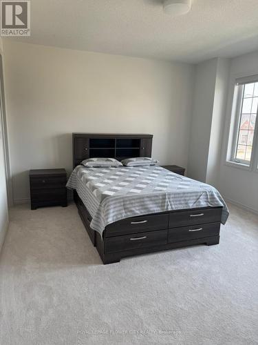 32 Twinleaf Crescent, Adjala-Tosorontio, ON - Indoor Photo Showing Bedroom