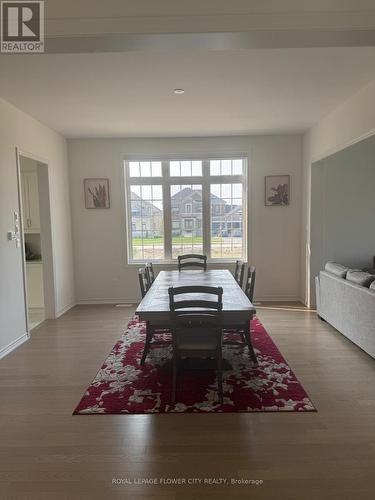 32 Twinleaf Crescent, Adjala-Tosorontio, ON - Indoor Photo Showing Living Room