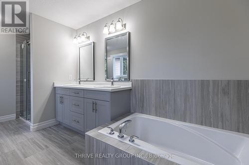 3465 Oriole Circle E, London South (South U), ON - Indoor Photo Showing Bathroom