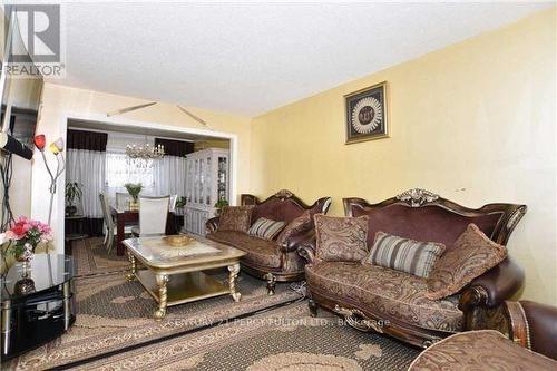 24 Charlton Crescent, Ajax, ON - Indoor Photo Showing Living Room