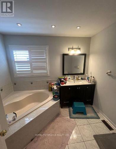6912 Buttle Station Place, Mississauga, ON - Indoor Photo Showing Bathroom